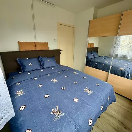 Apartment Tomorrowland Big House In - 500m